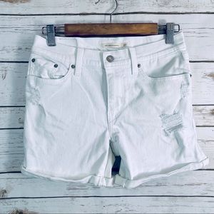 Levi’s | Mid length shorts size 27